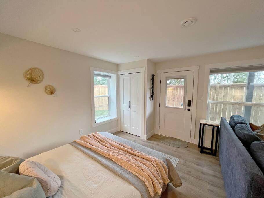 Modern Studio With Soft Tub And Mountain Views - Ratcliffe Guest Suite Duncan Eksteriør billede